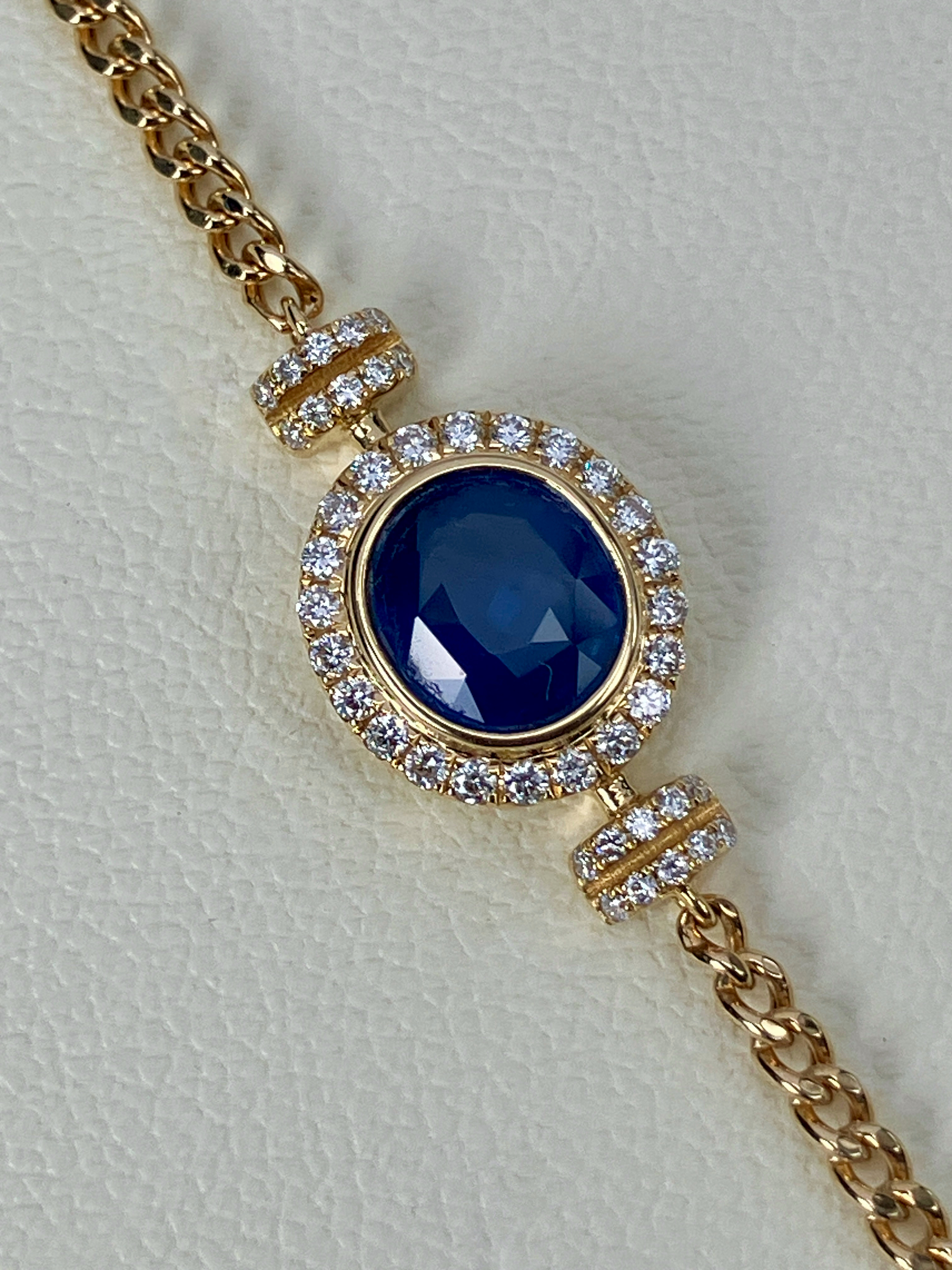18K Yellow Gold Pear Shape Blue Sapphire Bracelet with Diamonds 1.07 Carats