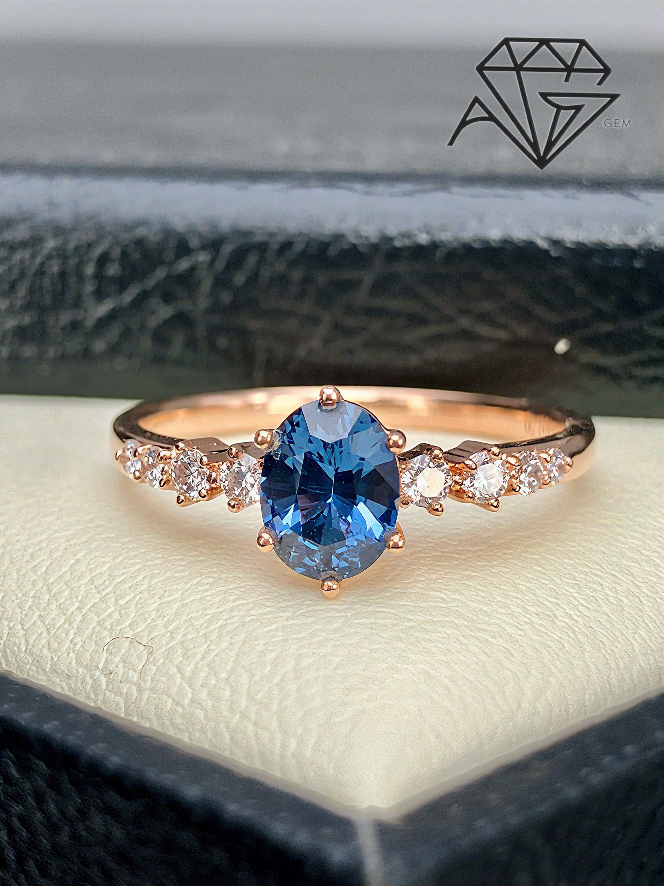 18K Rose Gold Oval Green Sapphire & Diamond Ring â€“ 0.70 Carats